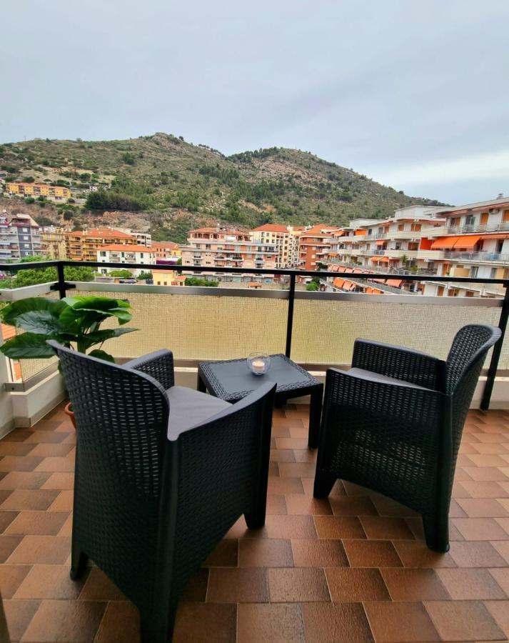 Casa Di Bea Apartment Ventimiglia Bagian luar foto